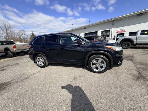Used 2014 Toyota Highlander Limited image 21