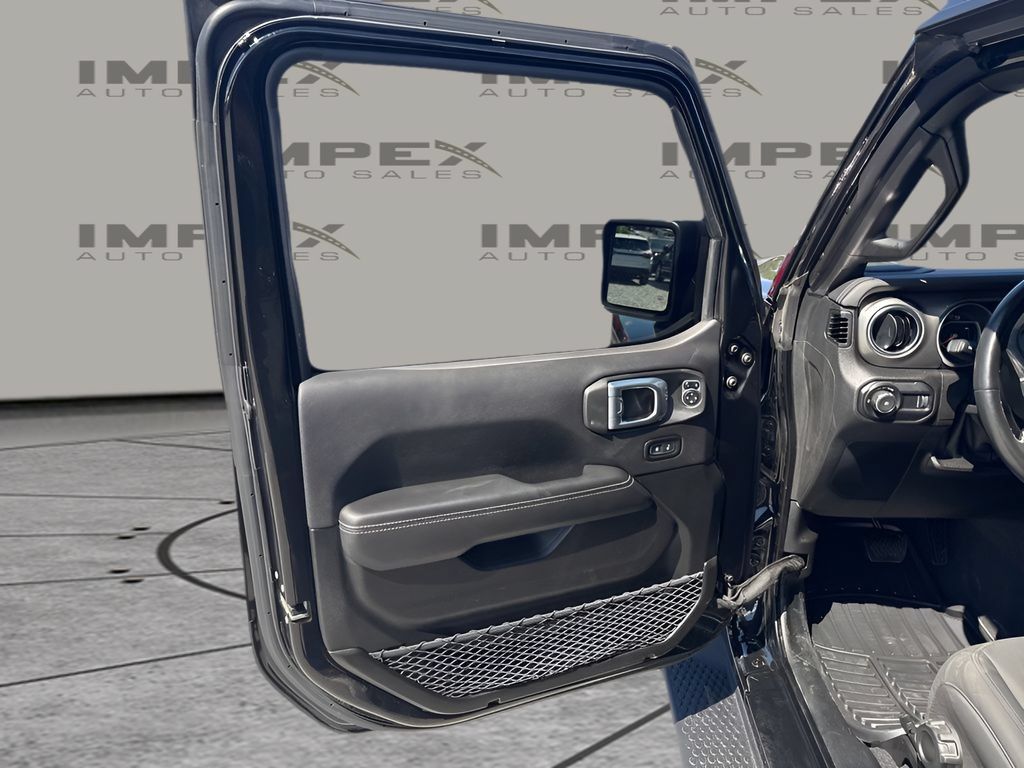 Used 2023 Jeep Wrangler Unlimited Sahara w/ Cold Weather Group AWD/4WD image 30