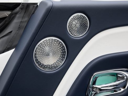 New 2026 Rolls-Royce Spectre image 40