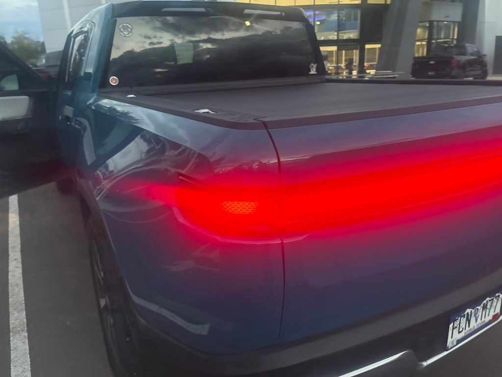 Used 2023 Rivian R1T Adventure Dual AWD/4WD image 10