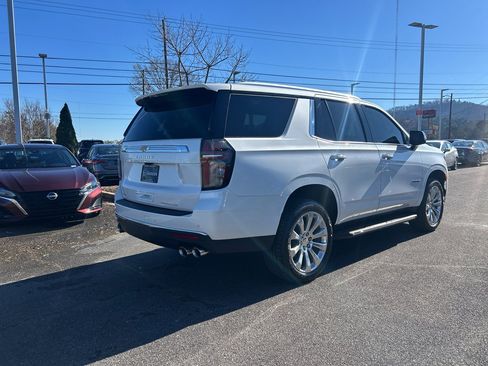 Used 2021 Chevrolet Tahoe Premier w/ Premium Package image 3