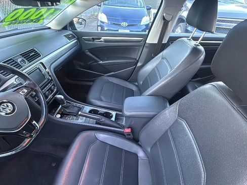 Used 2017 Volkswagen Passat 1.8T SE image 34