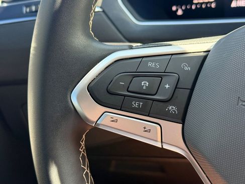 Used 2023 Volkswagen Tiguan SE image 15