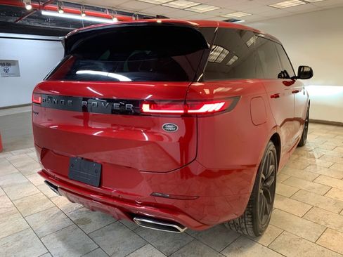Used 2023 Land Rover Range Rover Sport SE Dynamic AWD/4WD image 3