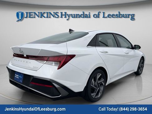 New 2025 Hyundai Elantra Limited image 5