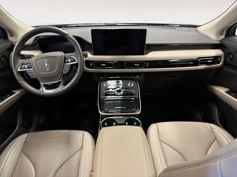 Used 2022 Lincoln Nautilus Reserve w/ Luxury Package image 10