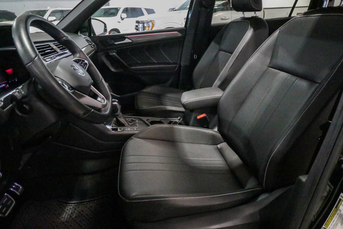 Used 2023 Volkswagen Tiguan SE R-Line FWD image 11