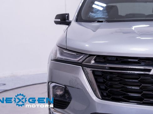Used 2023 Chevrolet Traverse RS w/ LPO, Floor Liner Package AWD/4WD image 5