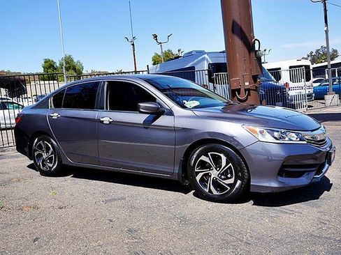 Used 2017 Honda Accord LX image 10