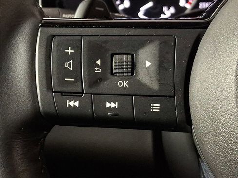 Used 2024 Nissan Pathfinder SL image 23