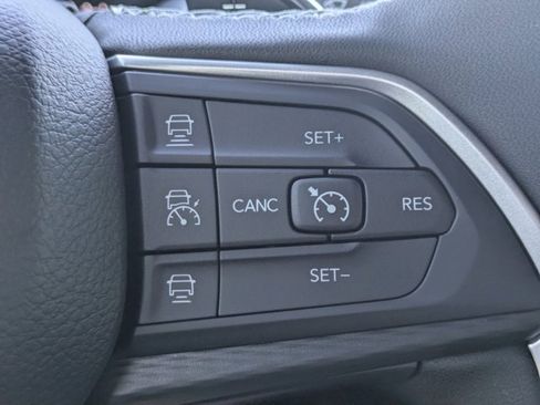 New 2025 Jeep Grand Cherokee Altitude image 23