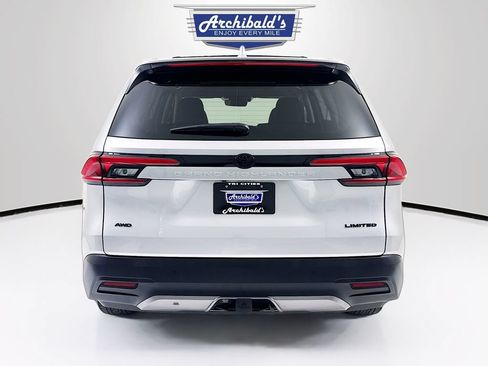 Used 2024 Toyota Grand Highlander AWD image 7