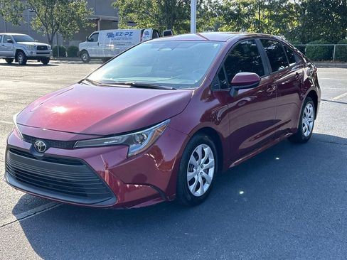 Used 2024 Toyota Corolla LE FWD image 5