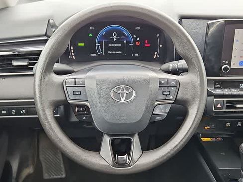 Used 2025 Toyota Camry LE FWD image 20