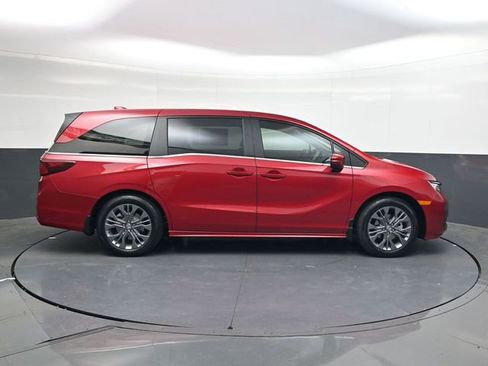 New 2026 Honda Odyssey Touring image 3