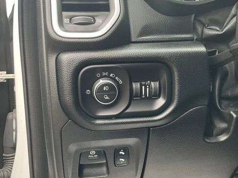 Used 2019 RAM 1500 Big Horn AWD/4WD image 31