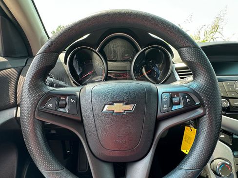Used 2015 Chevrolet Cruze LT FWD image 13
