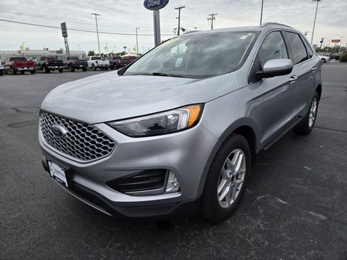 Used 2024 Ford Edge SEL w/ Convenience Package AWD/4WD image 4