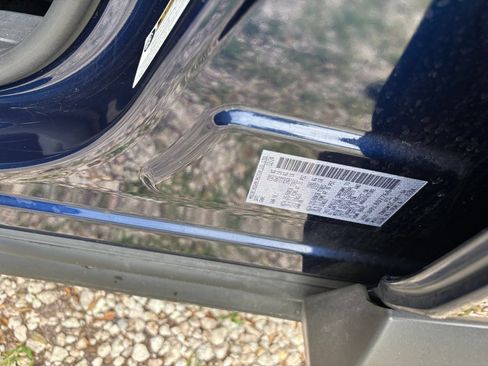 Used 2025 Nissan Rogue SV FWD image 31
