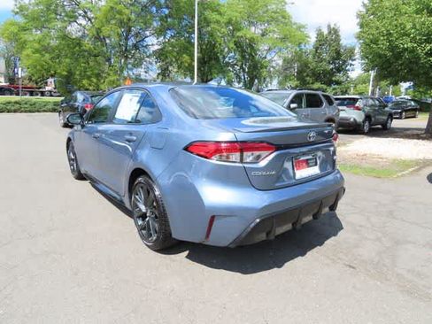 Used 2025 Toyota Corolla SE w/ Convenience Package FWD image 4