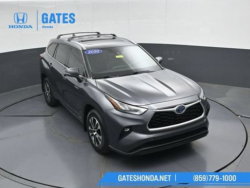 Used 2020 Toyota Highlander XLE AWD/4WD image 50
