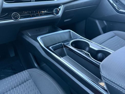 Used 2025 Chevrolet Equinox LT image 41