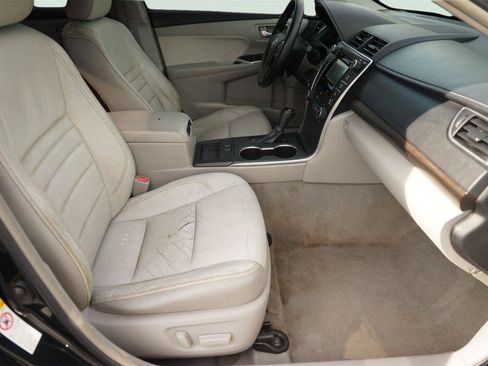 Used 2015 Toyota Camry XLE FWD image 18