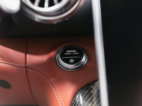 Used 2022 Mercedes-Benz SL 63 AMG 4MATIC w/ AMG Aerodynamic Package image 17