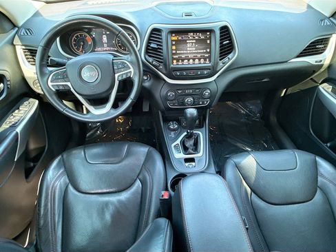 Used 2018 Jeep Cherokee Trailhawk w/ Quick Order Package 27L image 15