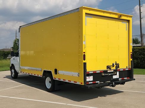 Used 2023 Ford E-350 and Econoline 350 Super Duty w/ Driver's Safety Package RWD image 7