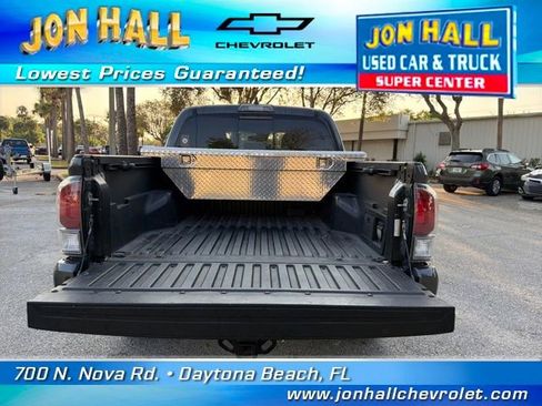 Used 2022 Toyota Tacoma TRD Off-Road w/ Technology Package image 11