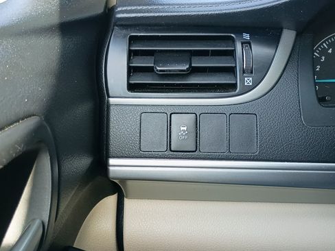 Used 2014 Toyota Camry FWD image 18