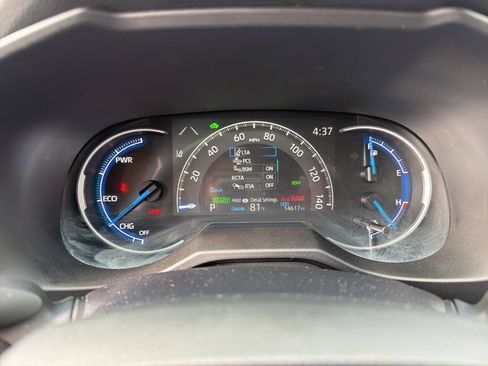 Used 2025 Toyota RAV4 XLE AWD/4WD image 13