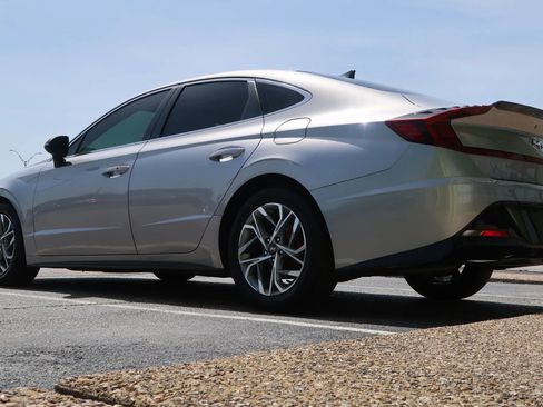 Used 2021 Hyundai Sonata SEL FWD image 12