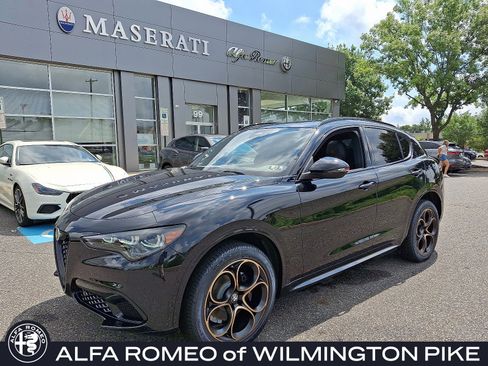 New 2025 Alfa Romeo Stelvio Sprint image 1