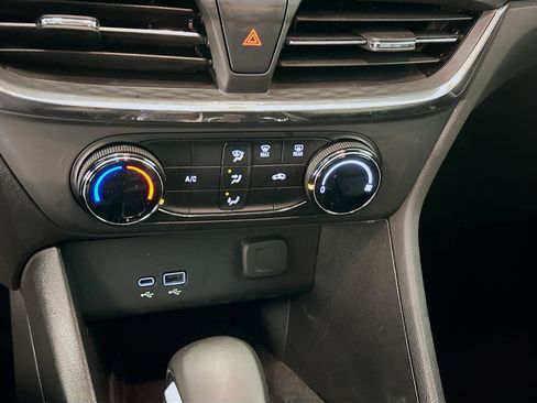 Used 2025 Buick Encore GX Preferred image 23