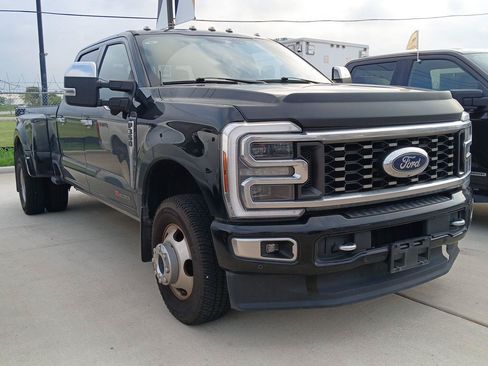 Used 2024 Ford F350 Platinum AWD/4WD image 6