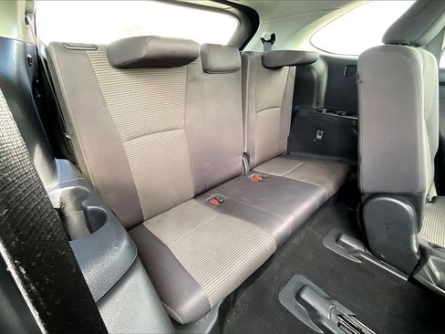 Used 2024 Toyota Highlander LE image 33