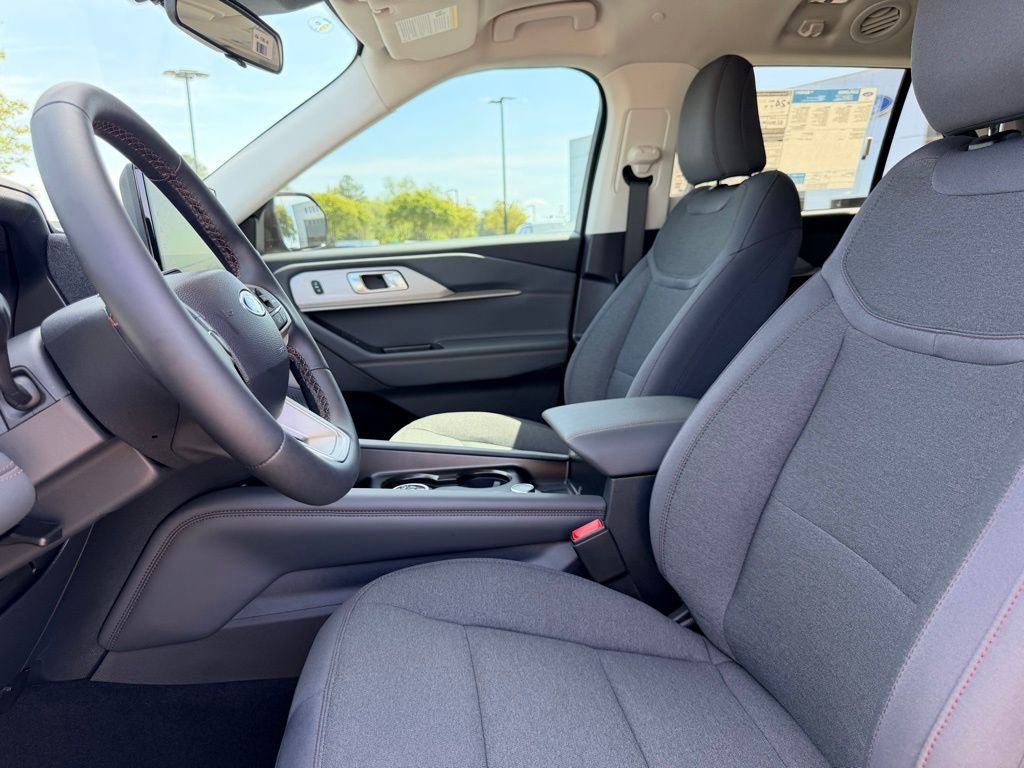 New 2026 Ford Explorer Active RWD image 19