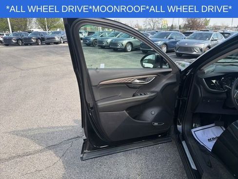 Used 2023 Buick Envision Avenir image 23