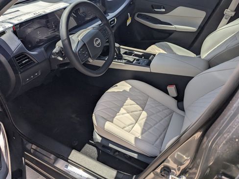 New 2026 Nissan Sentra SL w/ Floor Mat Package FWD image 9