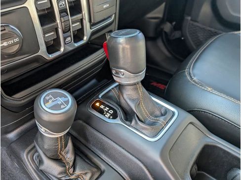 Used 2022 Jeep Gladiator Overland image 23