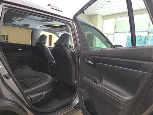 Used 2023 Toyota Highlander XLE AWD/4WD image 27