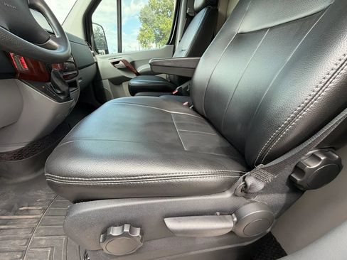 Used 2012 Mercedes-Benz Sprinter 2500 image 16