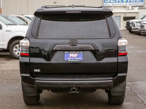 Used 2021 Toyota 4Runner TRD Off-Road Premium w/ Moonroof Package AWD/4WD image 6