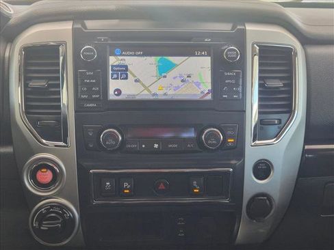 Used 2017 Nissan Titan SV AWD/4WD image 15