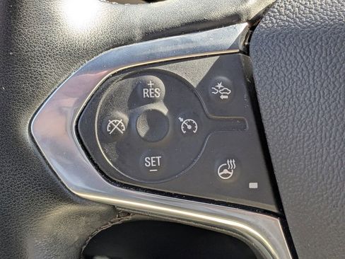 Used 2023 Chevrolet Traverse LT image 27