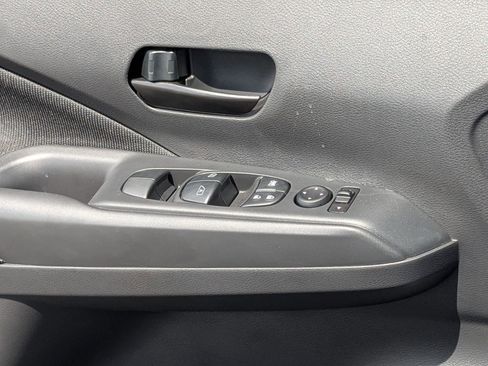 New 2025 Nissan Kicks Play S image 13