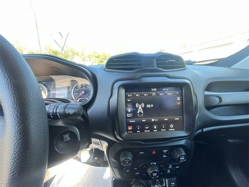 Used 2022 Jeep Renegade Sport w/ Sport Appearance Group image 16