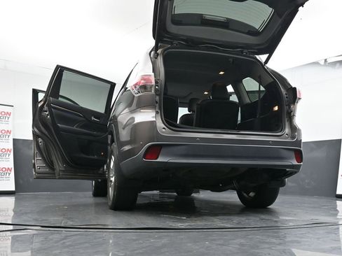 Used 2015 Toyota Highlander Limited image 30